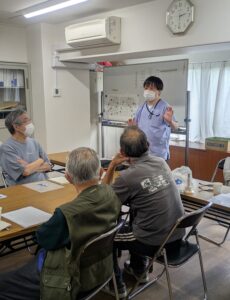 足立区絆のあんしんネットワーク_2025/5/12米倉脊椎関節病院薬剤師講座のようす